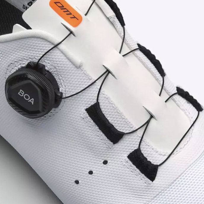 Silniční cyklistické tretry se systémem BOA DMT KR4 model 25