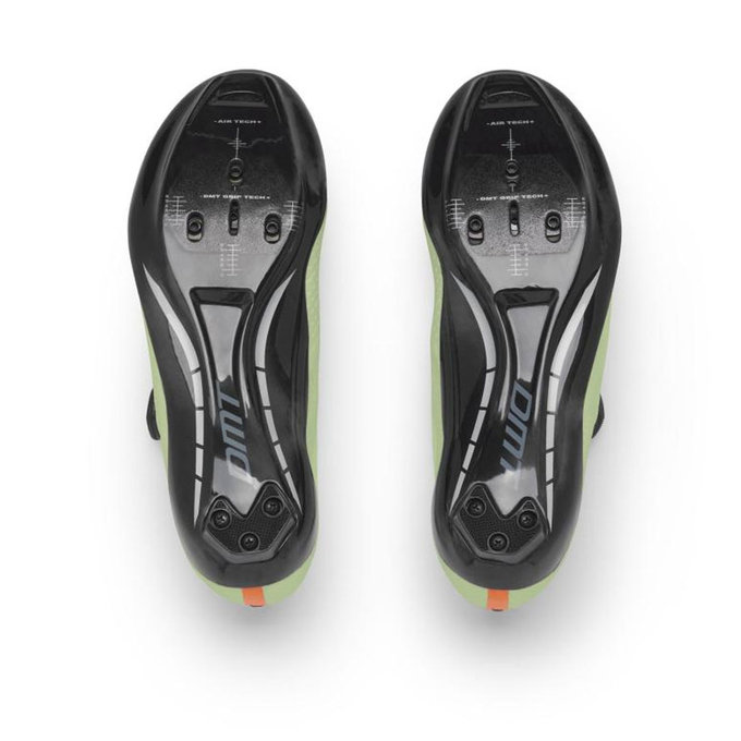 Silniční cyklistické tretry s karbonovou podrážkou a systémem BOA DMT KR1