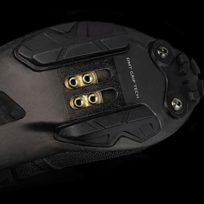 Cyklistické tretry pro MTB a gravel s karbonovou podrážkou DMT KM0 EVO