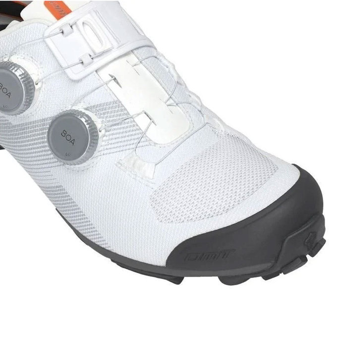 Cyklistické tretry pro MTB a gravel s karbonovou podrážkou DMT KM0 EVO