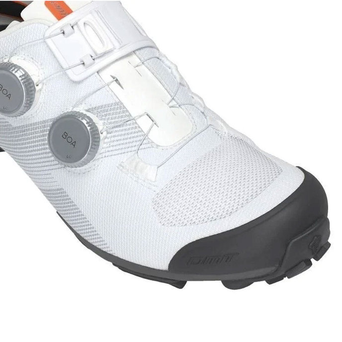 Cyklistické tretry pro MTB a gravel s karbonovou podrážkou DMT KM0 EVO