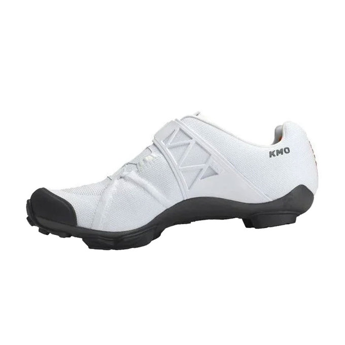 Cyklistické tretry pro MTB a gravel s karbonovou podrážkou DMT KM0 EVO