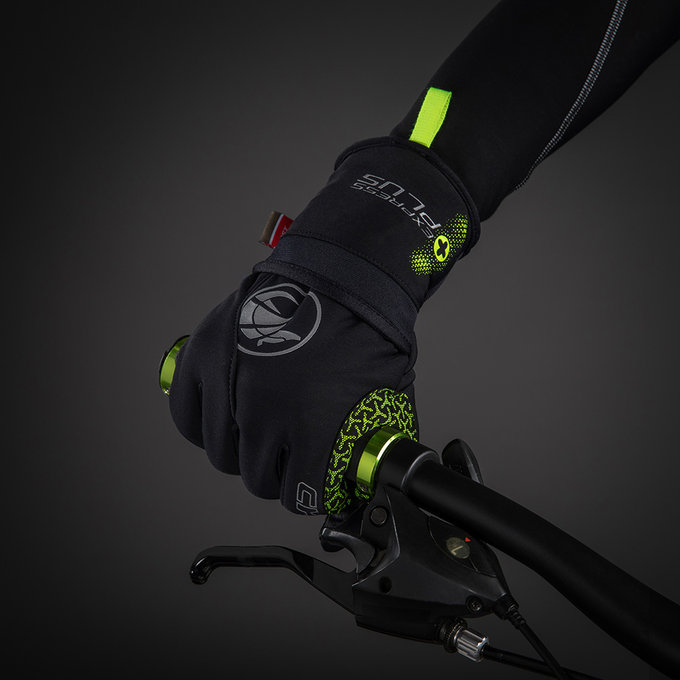 Zimné cyklistické rukavice pro dospělé Express+ černé/neónové