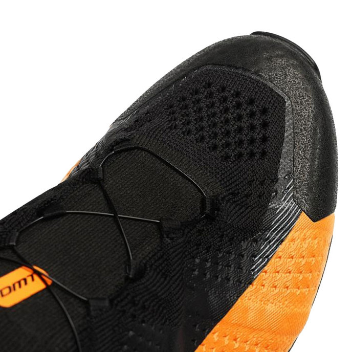 Horské cyklistické tretry s karbonovou podrážkou a BOA systémem DMT KM1