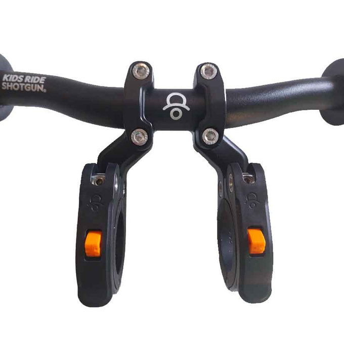 Pár předních upínacích svorek řidítek