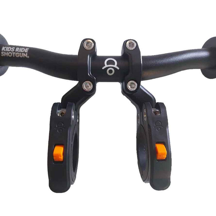 Pár předních upínacích svorek řidítek