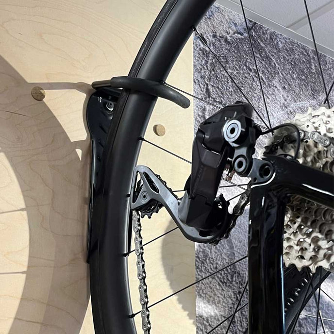 Držák kola na zeď za přední kolo